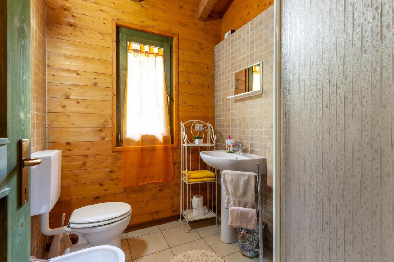 Villaggio Anemone - Chalet Anemone Capanne di Sillano Exterior foto